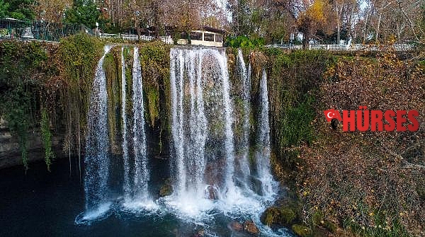Düden Şelalesi, son yağmurlarla çağladı