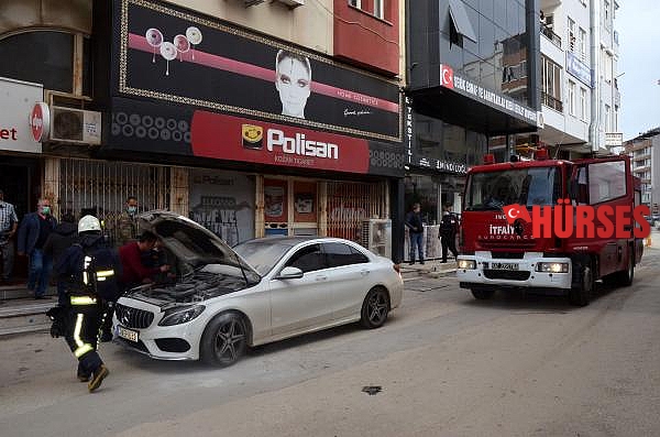 Lüks araç yanmaktan kurtarıldı