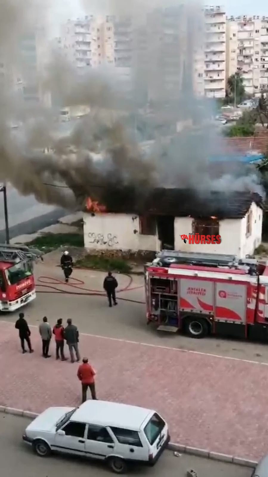 Metruk binada yangın
