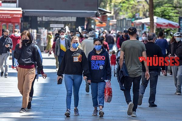 Vaka sayıları artan Antalya'da kurallar unutuldu