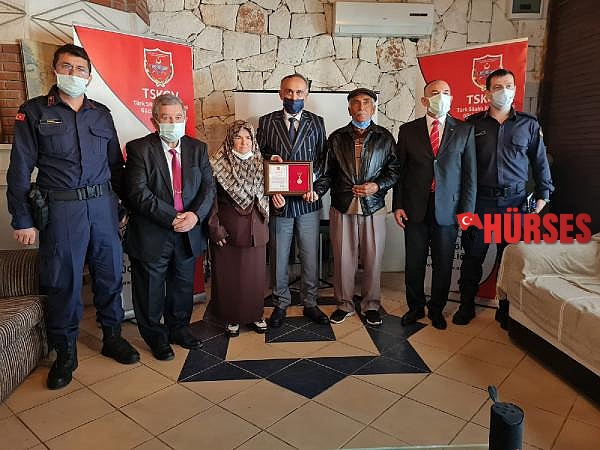 Zeytinlik ve evi TSK Vakfı'na bağışladılar