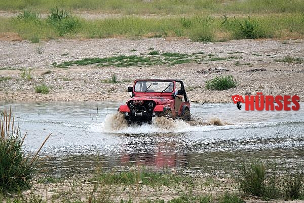 Boğaçayı'nda kuş yuvalarına rağmen offroad yapılmasına tepki