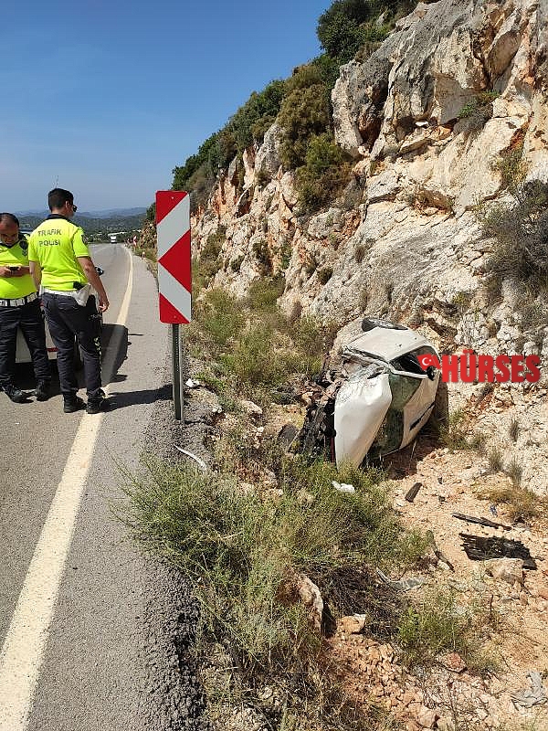 Şarampole yuvarlanan otomobilin sürücüsü yaralandı