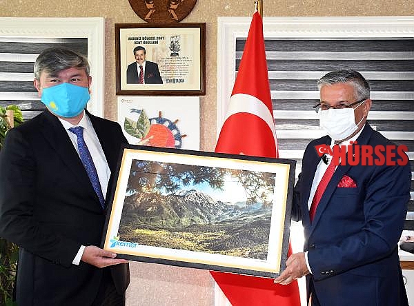 Kazakistan Büyükelçisi, Kemer Belediyesi'nde