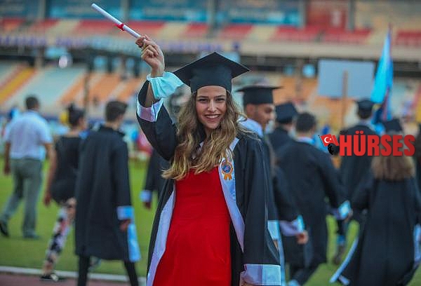 Akdeniz Üniversitesi'nde mezuniyet heyecanı