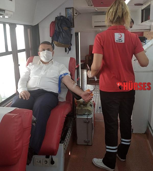 Kaymakam Çimşit'ten kan bağışı