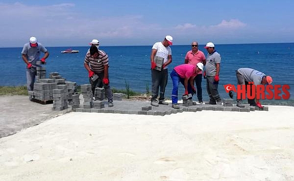 Kemer Belediyesi denize bağlanan yolları açıyor