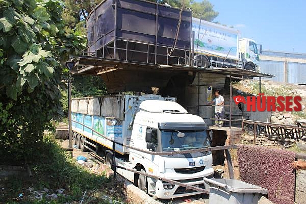 Kemer'den 9 günde 350 ton çöp transfer edildi