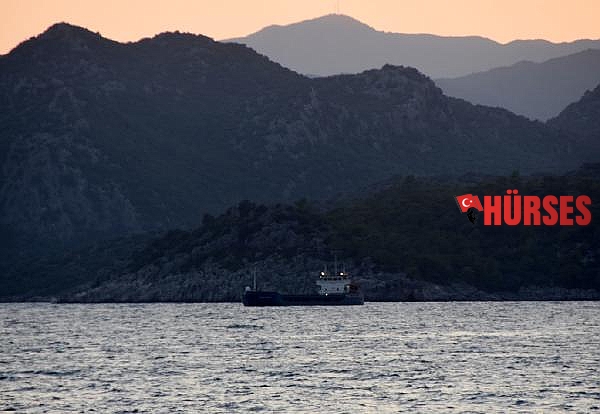 Gemiler koylara sığındı