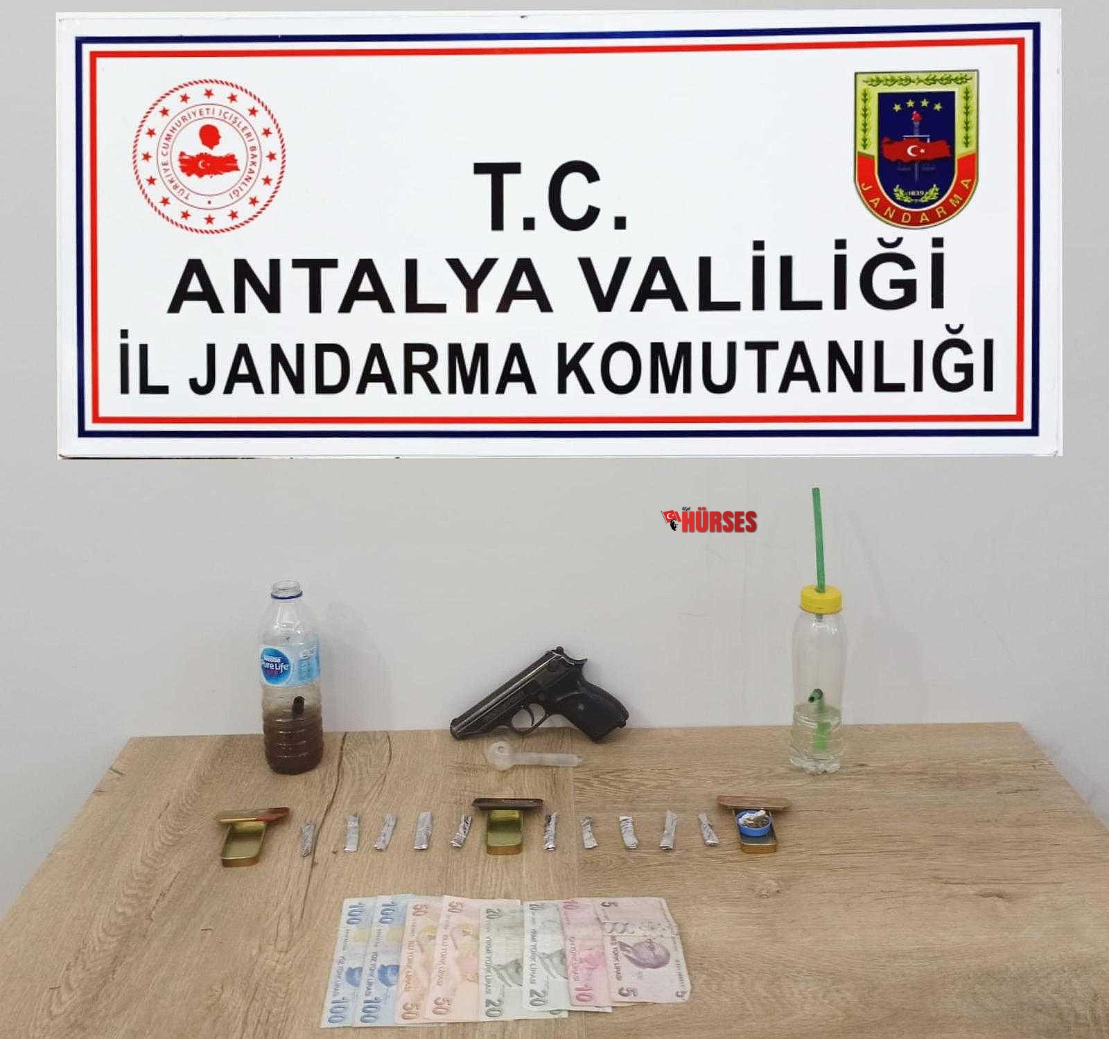 Manavgat'ta pansiyona uyuşturucu operasyonu: 2 gözaltı