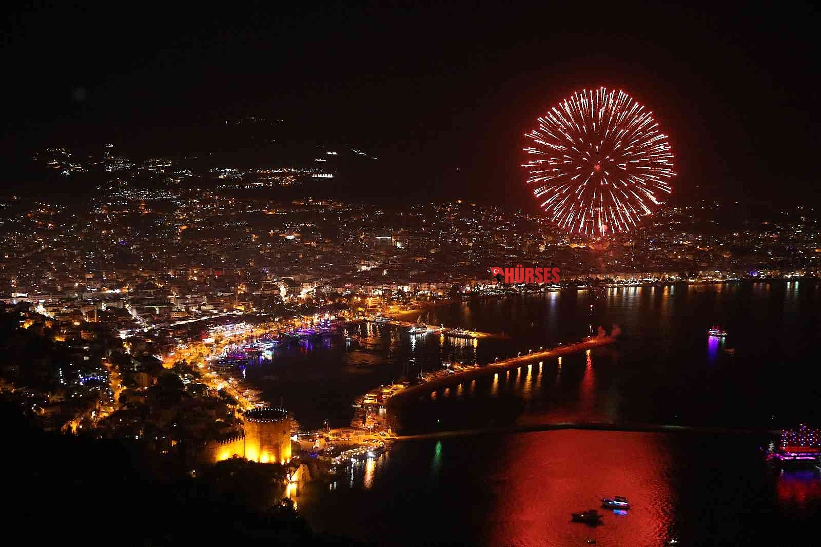 Alanya'da 29 Ekim, Demet Akalın konseri ile kutlanacak