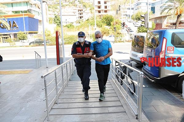 Alanya'da kaçak göçmen operasyonu