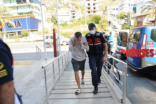 Alanya'da kaçak göçmen operasyonu