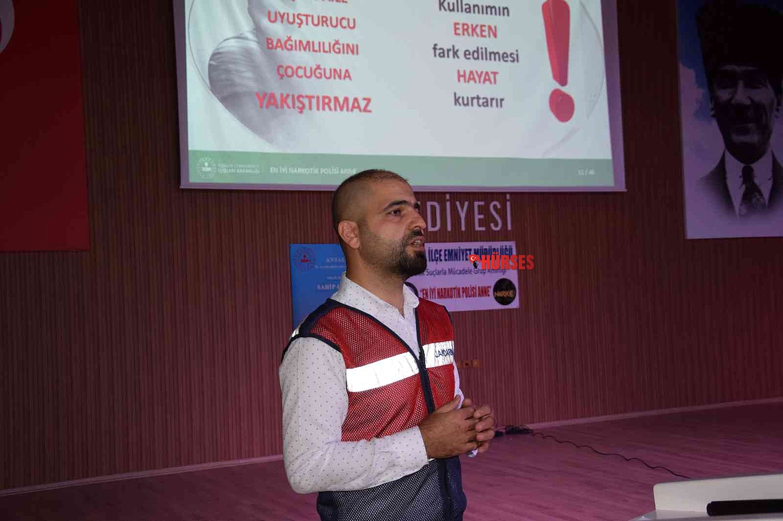 Kumluca'da eğitimcilere yönelik narkotik bilgilendirme toplantısı