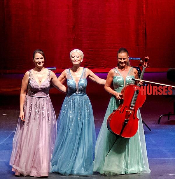 Opera sahnesinde büyüleyen konser
