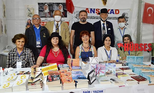 Yerel şair ve yazarlar da fuarda