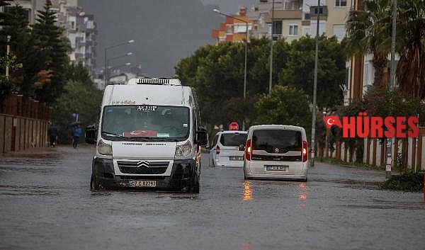 'Kırmızı kod' alarmı verilen Antalya teyakkuzda