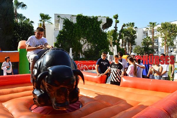Antalya'da kalan Ukraynalı yetimlere Türkçe öğretilecek