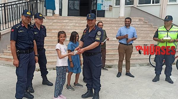 Jandarmadan öğrencilere trafik eğitimi