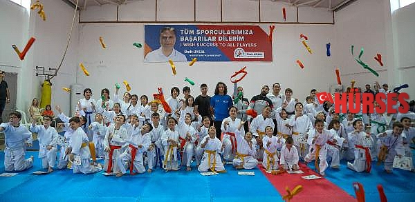 Antalyalı karateciler kuşak fırlattı