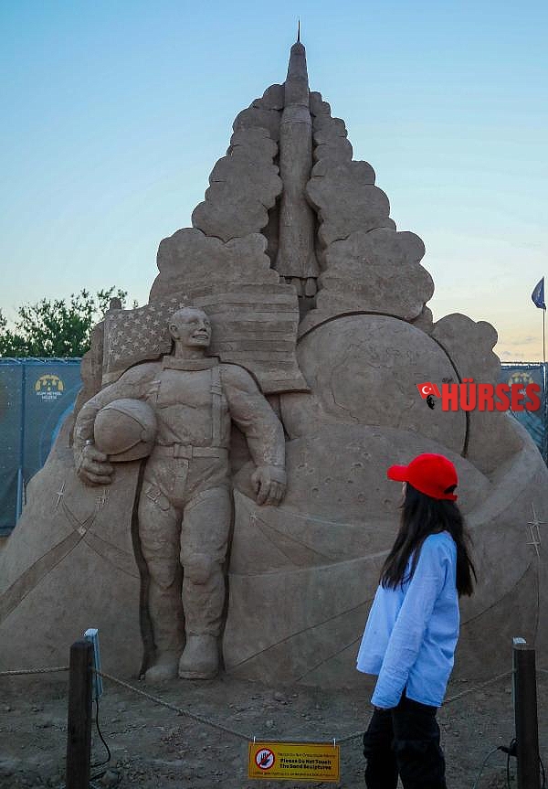 Turistler, teleskopla uzayı keşfediyor