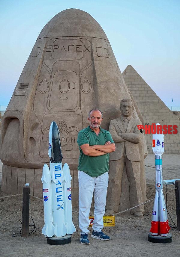 Turistler, teleskopla uzayı keşfediyor