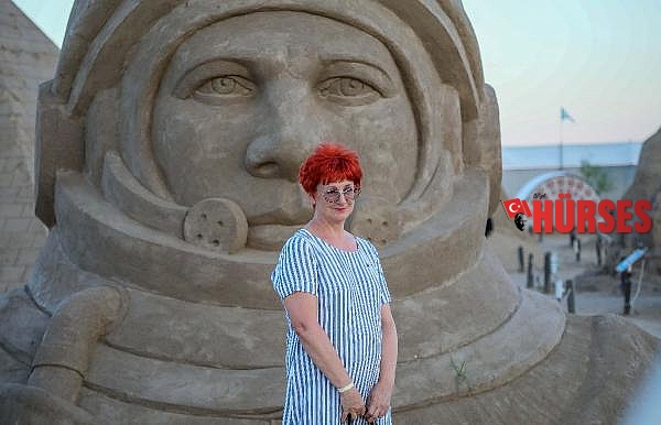 Turistler, teleskopla uzayı keşfediyor