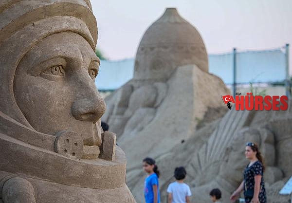 Turistler, teleskopla uzayı keşfediyor