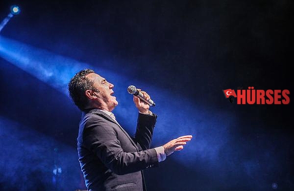Ferhat Göçer ve Ömür Gedik Sherwood Otelleri 30'uncu yıl kutlamalarında sahne aldı
