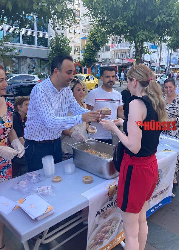 Ak Parti'den aşure ikramı