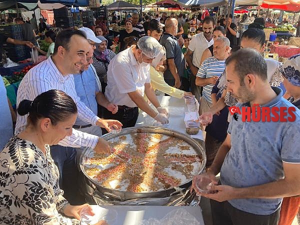 Ak Parti'den aşure ikramı