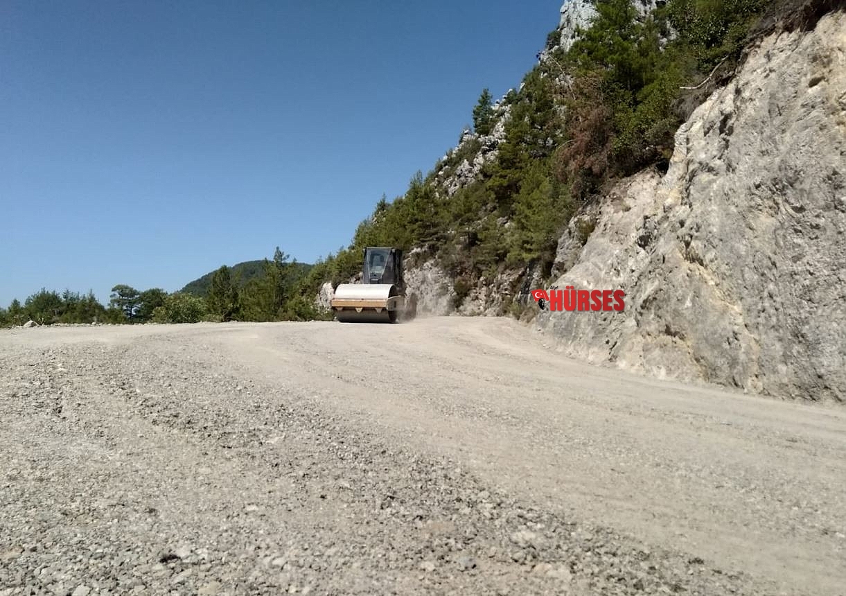 Alanya Bayırkozağacı yolu asfalta hazırlanıyor
