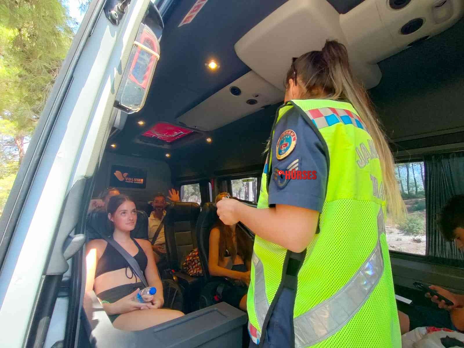 Kaş'ta yolcu taşıyan araçlar denetlendi
