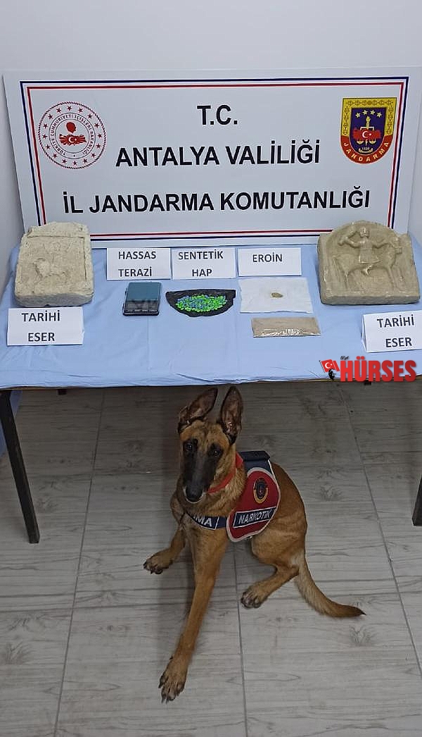 Uyuşturucu baskınında tarihi eser ele geçirildi