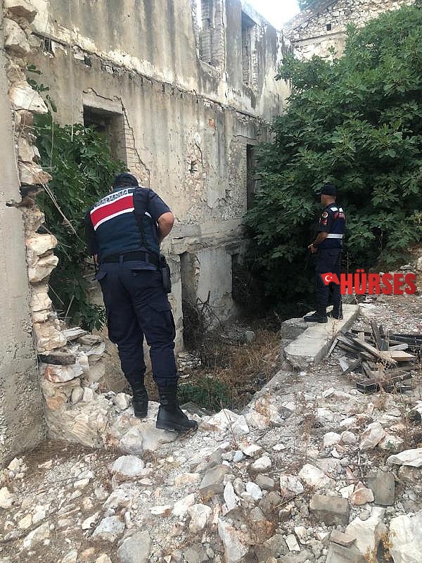 Jandarma okul çevrelerini denetledi