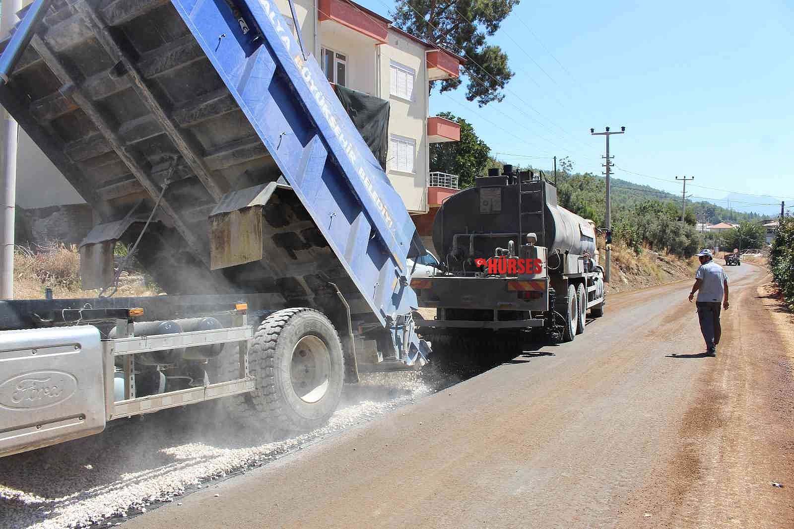 Kumluca Ortaköy'de 6 mahalleyi bağlayan grup yolu asfaltlanıyor