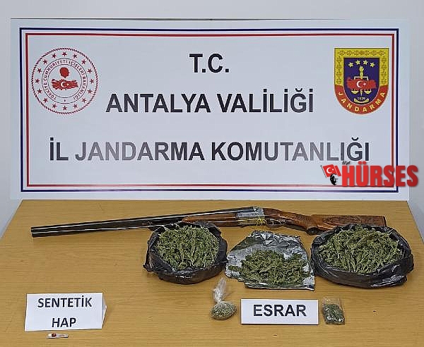 Jandarma yol denetiminde uyuşturucu ve tüfek ele geçirdi