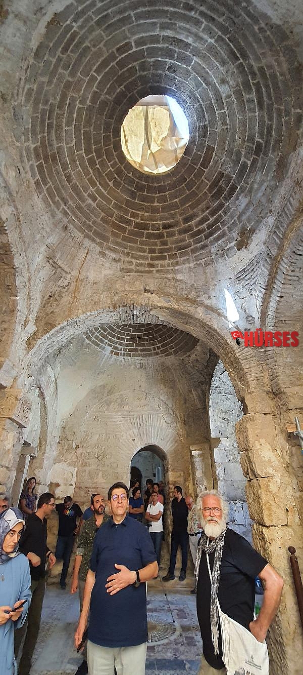 'Noel Baba'nın mezarı dünya gündeminde - Yeniden