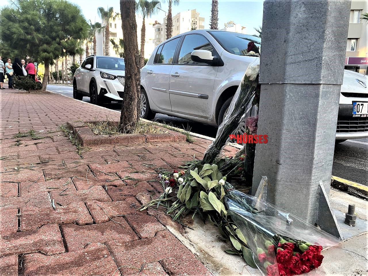 Scooter faciasında hayatını kaybeden gençlere sınıf arkadaşlarından duygusal anma