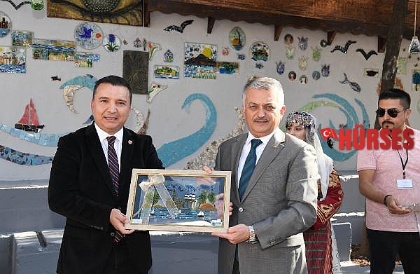 3 bin 500 atık parçadan 'Atık Sanat Duvarı' oluşturuldu