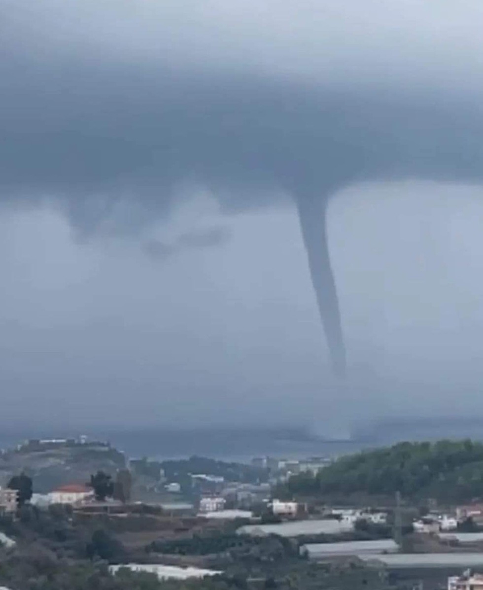 Alanya'da çıkan hortum panik oluşturdu