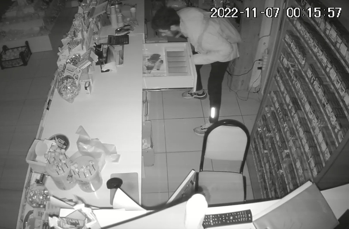 Antalya'da esnafın levyeli hırsız kabusu bitmiyor
