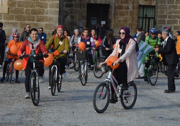 Kadına Şiddet'e karşı pedal çevirdiler
