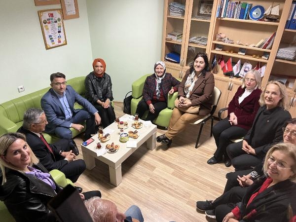 Kaymakam Çam'dan Türk Kadınlar Birliği'ne ziyaret