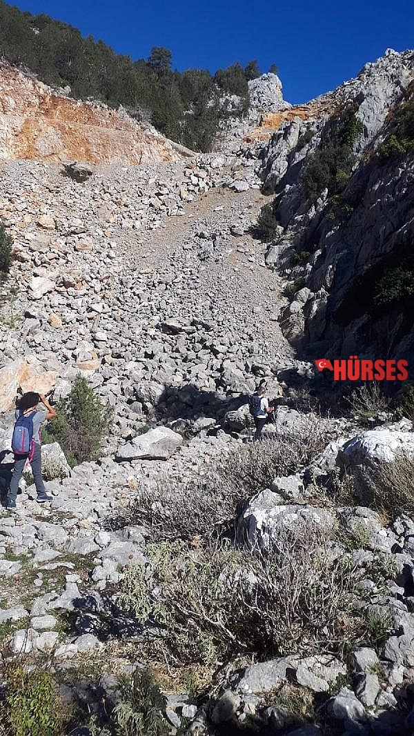 Tarihi kervan yolunu, tomruk araçları tahrip etti