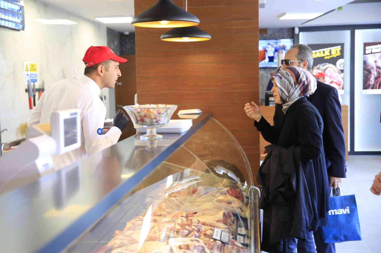 Antalya'da Halk Et Satış Mağazalarından 3 yılda 1 milyon 84 bin 422 kg et ürünü satıldı