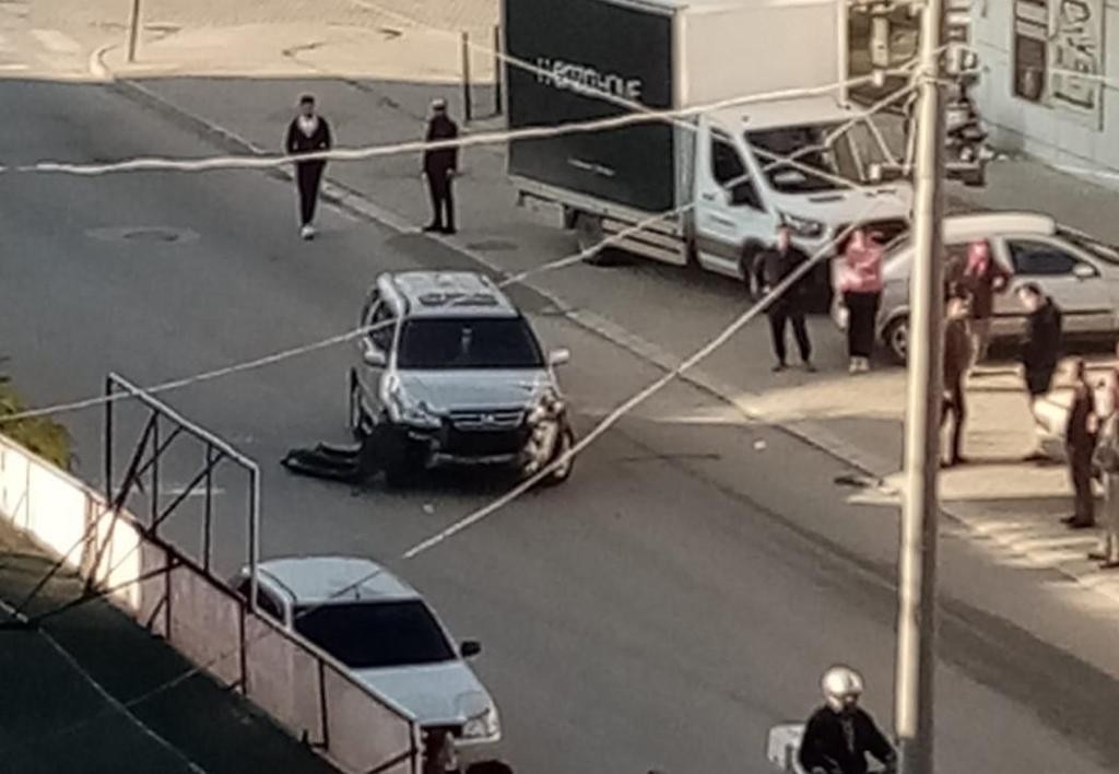 Antalya'da hasta almaya giden ambulans otomobille çarpıştı