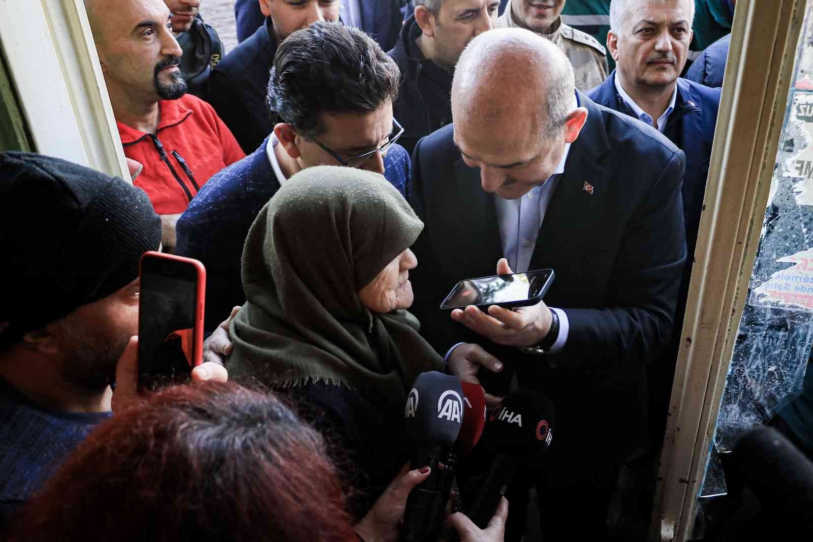 Cumhurbaşkanı Erdoğan, afetzede Zülfiye teyze ile telefonda görüştü