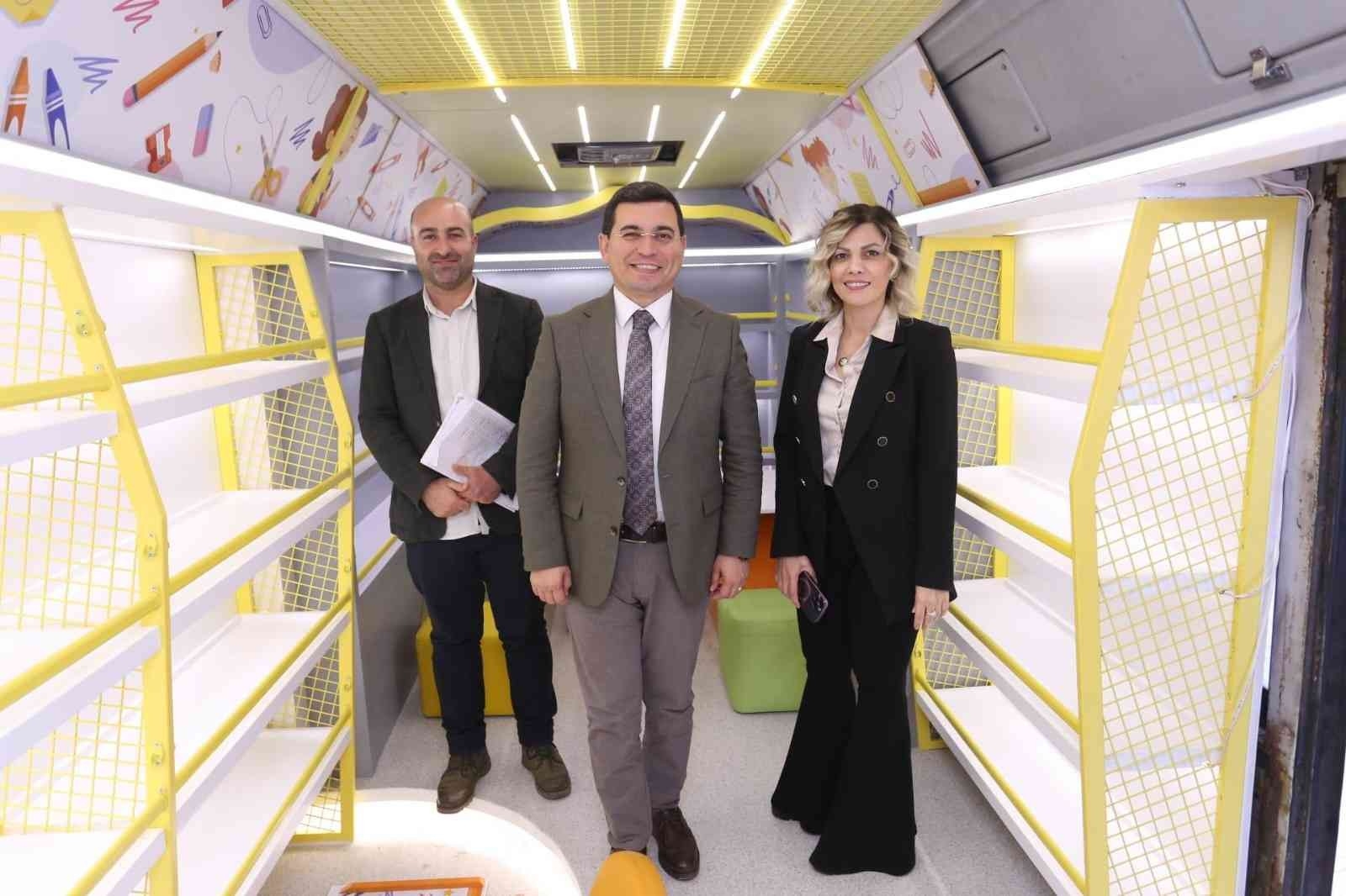 Kepez'in 'Mobil Kütüphanesi' şehri gezecek