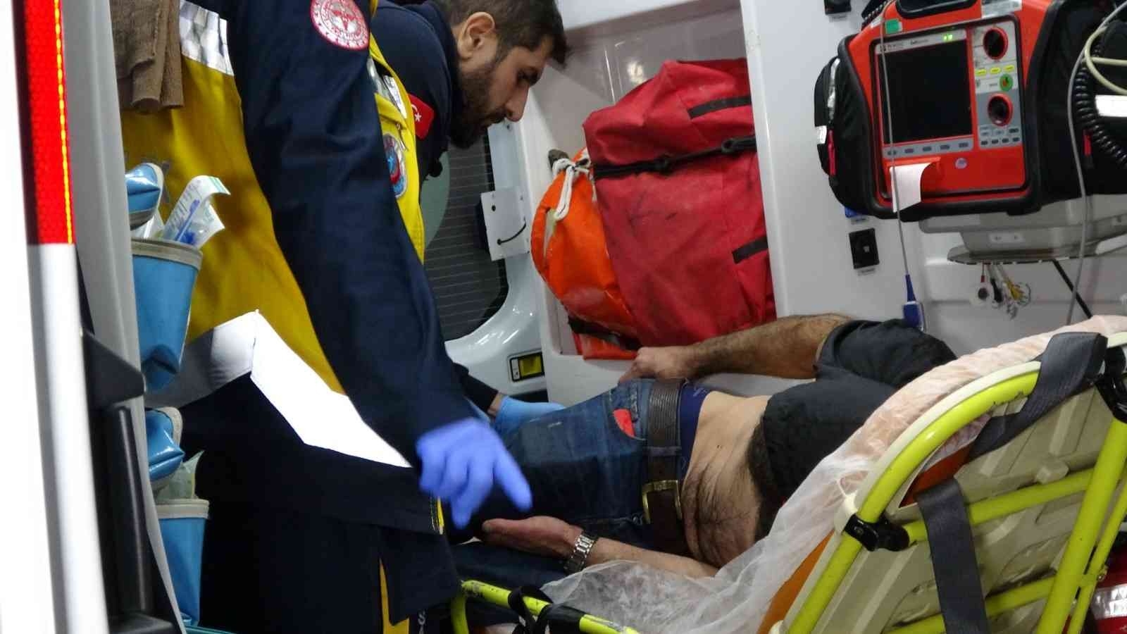 Manavgat Irmağı'na düşen alkollü şahsı itfaiye kurtardı